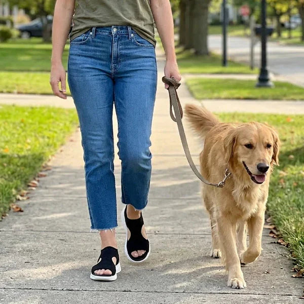 Lía - Breathable sandals with open toe