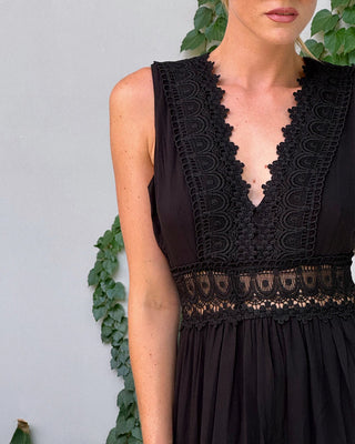Alyssa | V-Neck Midi