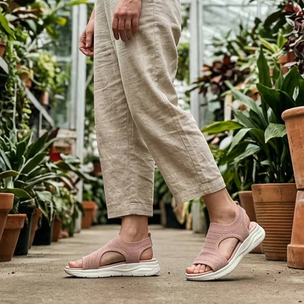 Lía - Breathable sandals with open toe