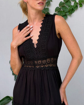 Alyssa | V-Neck Midi