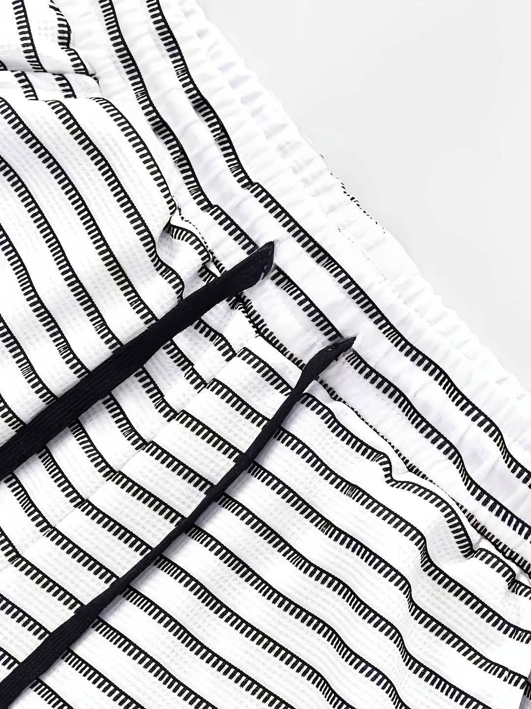 TAVO | STRIPE SHORTS