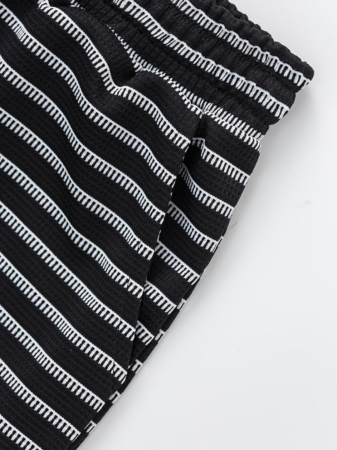 TAVO | STRIPE SHORTS