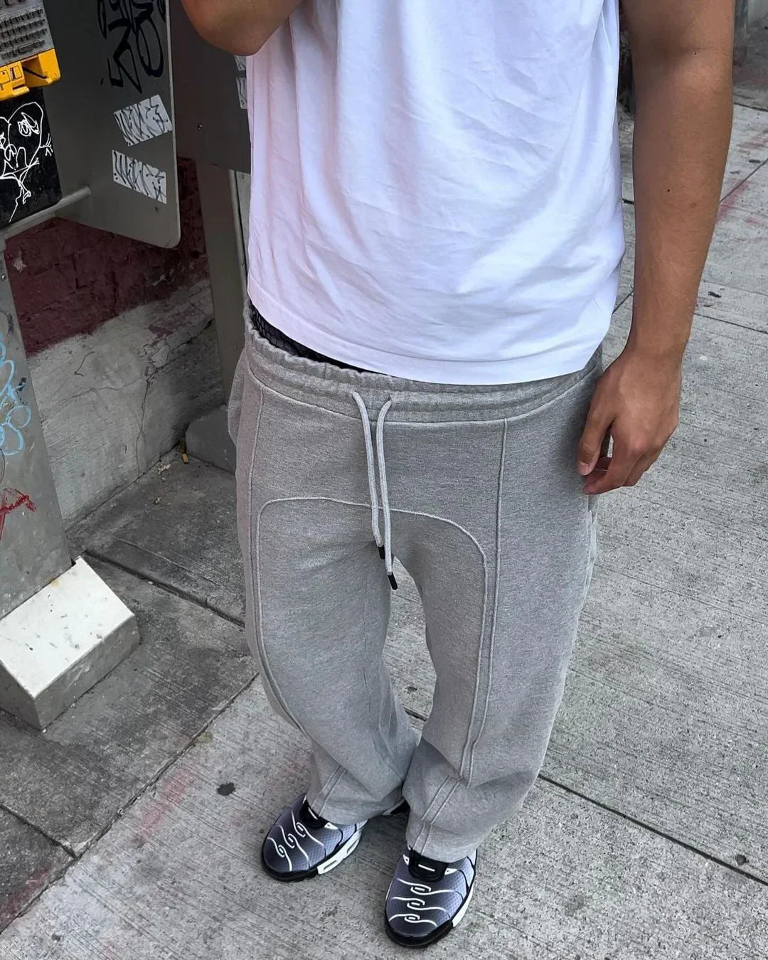 LUNI | RELAXED DRAWSTRING SWEATPANTS