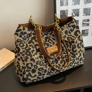Lisanne | LUXURIOUS HANDBAG WITH PANTHER PATTERN