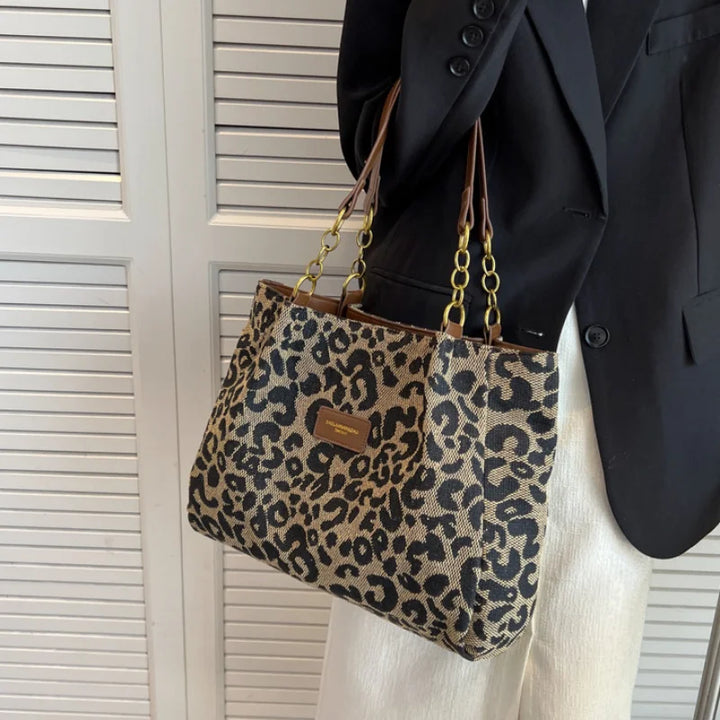 Lisanne | LUXURIOUS HANDBAG WITH PANTHER PATTERN