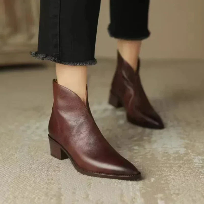 MEA | POINTED-TOE ANKLE BOOTS