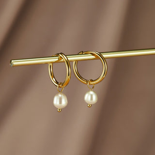 BELLIE | PEARL HOOP EARRINGS