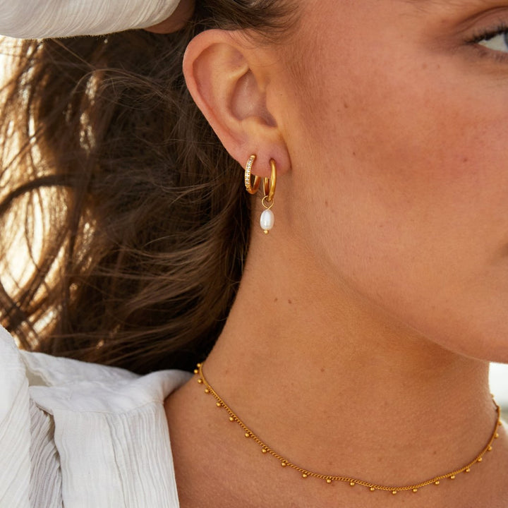 BELLIE | PEARL HOOP EARRINGS
