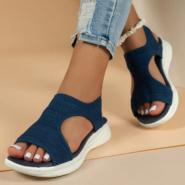 Lía - Breathable sandals with open toe